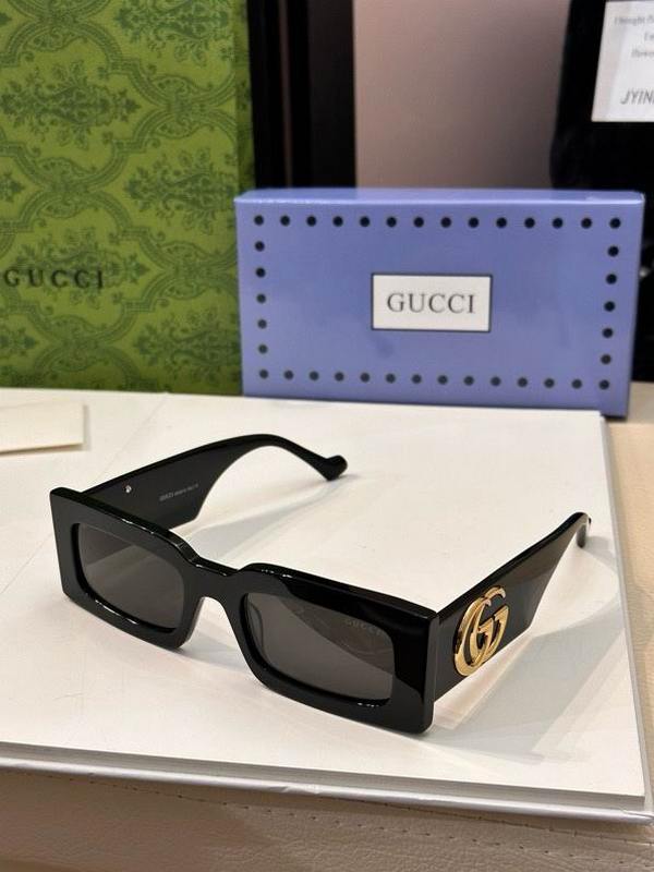 Gucci Sunglasses 542